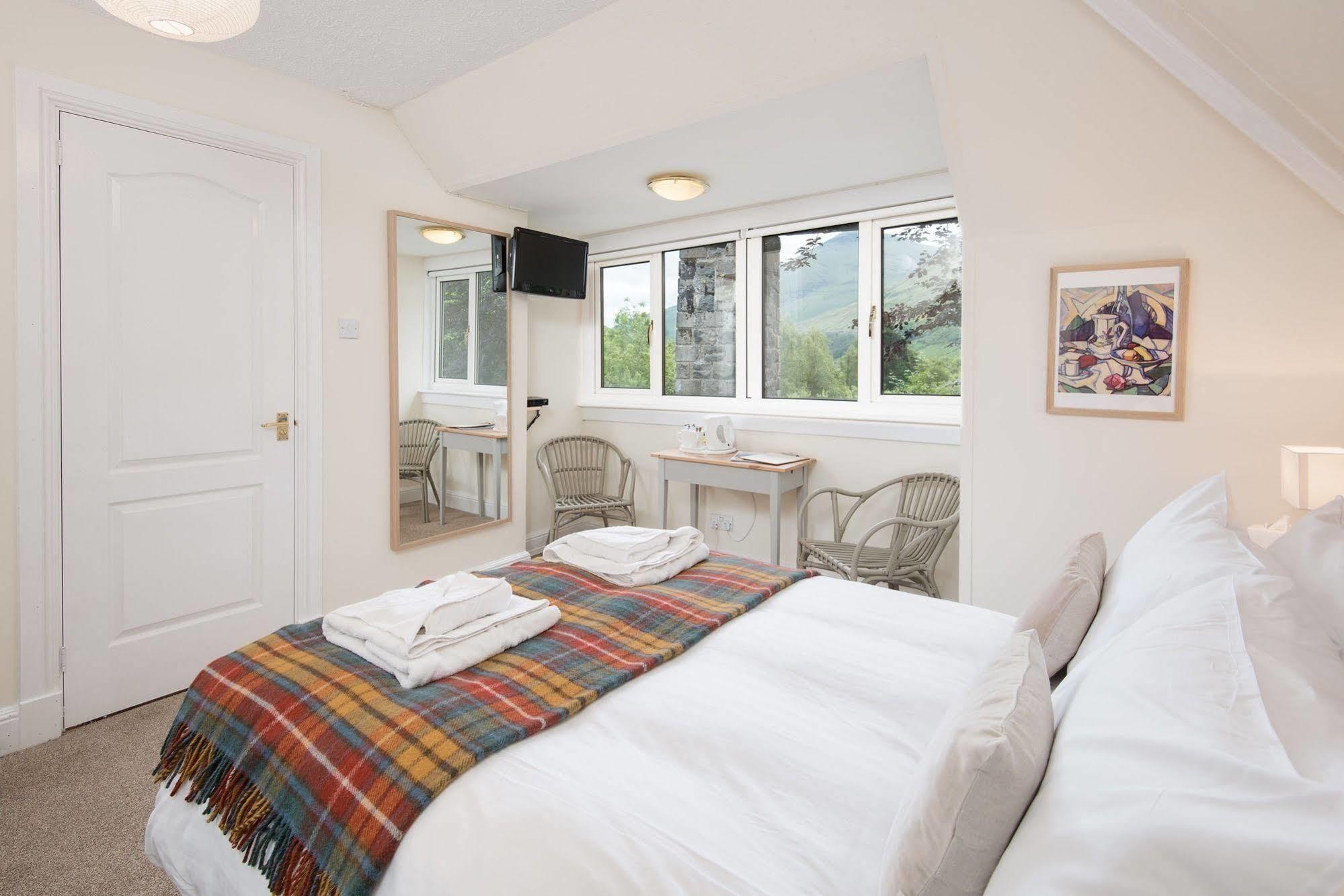 Glenbruar House Hotel Crianlarich Exterior foto